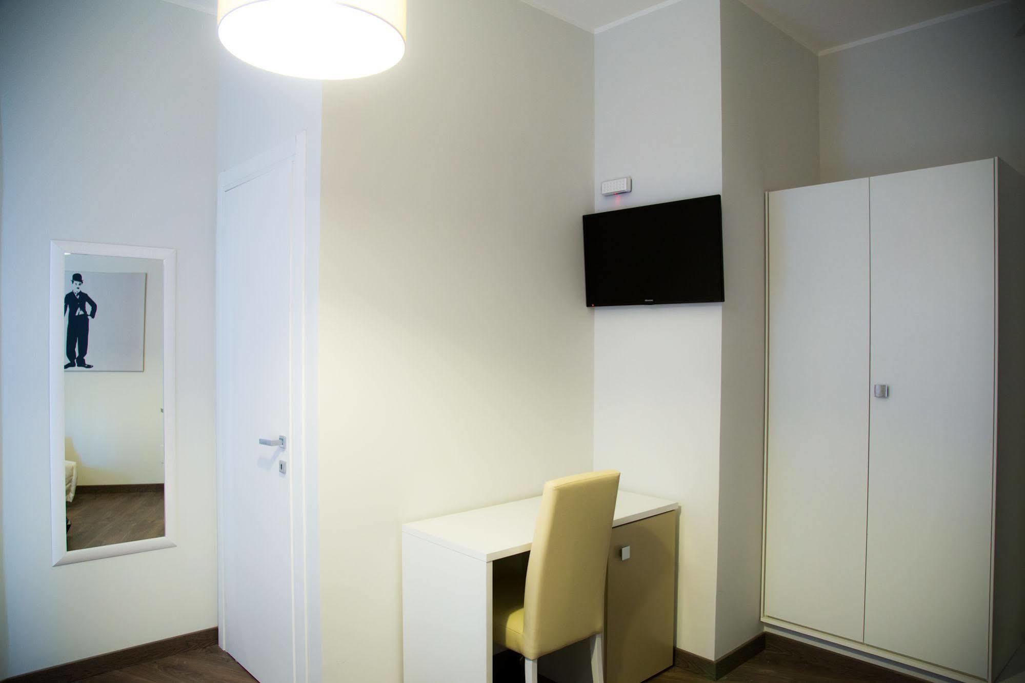 Hotel Modern Bnb Rzym Zewnętrze zdjęcie